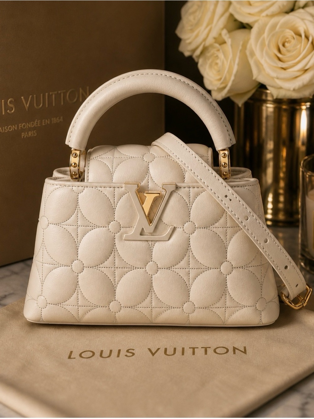 Louis Vuitton Monogram Flower Capucines EW MINI M25283 White There was an RFID r